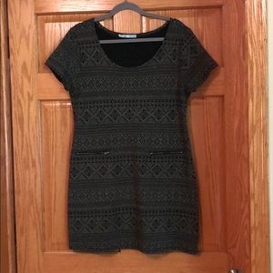 Black and Grey Pattern Dress with front Pockets